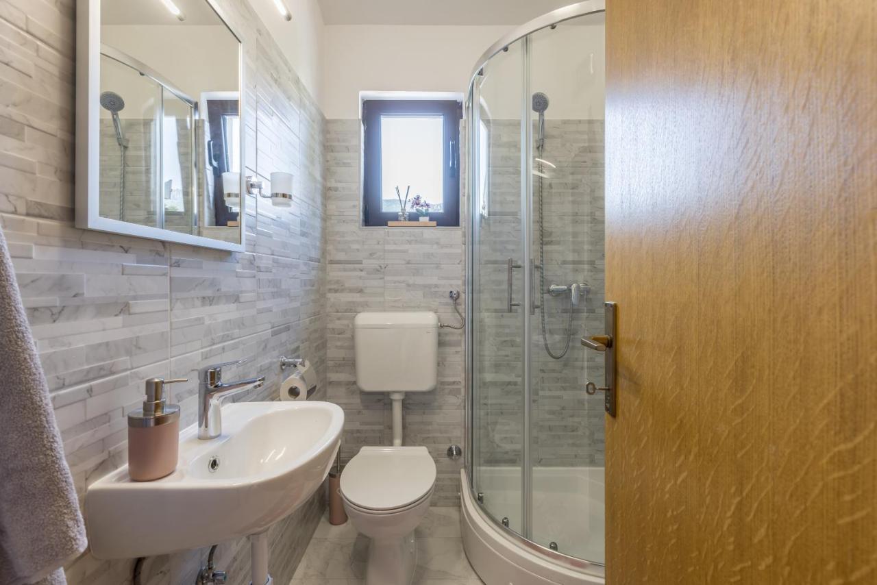 Apartment Lamaro Kaštela Екстериор снимка