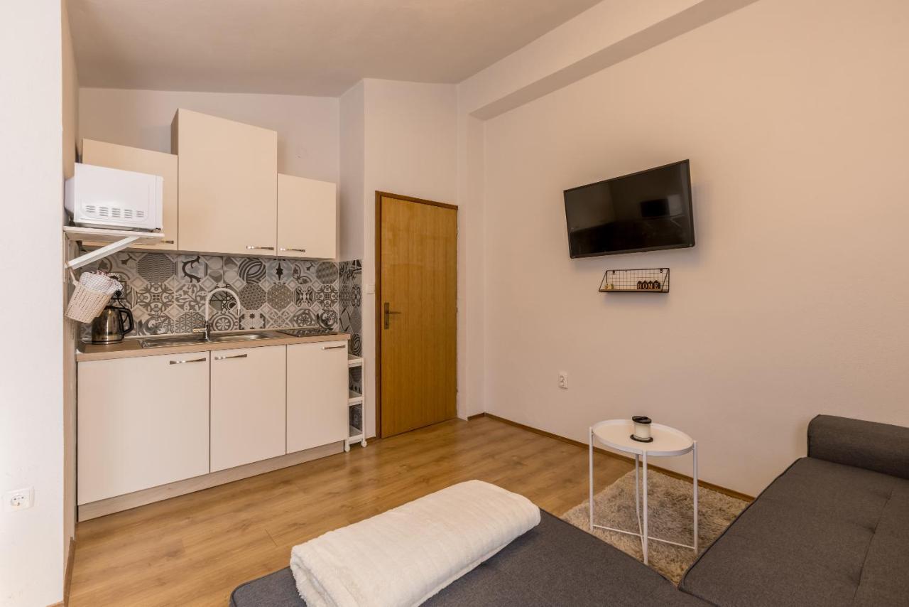 Apartment Lamaro Kaštela Екстериор снимка