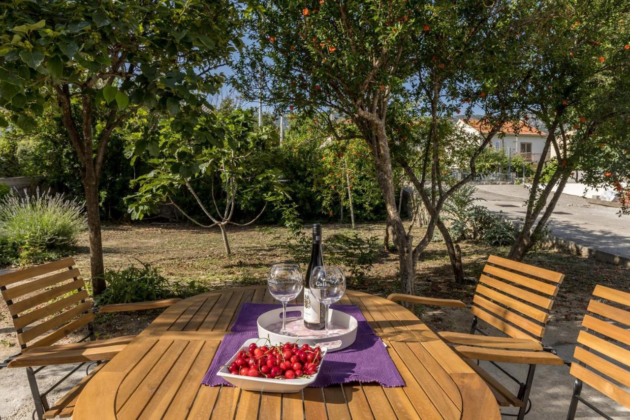 Apartment Lamaro Kaštela Екстериор снимка