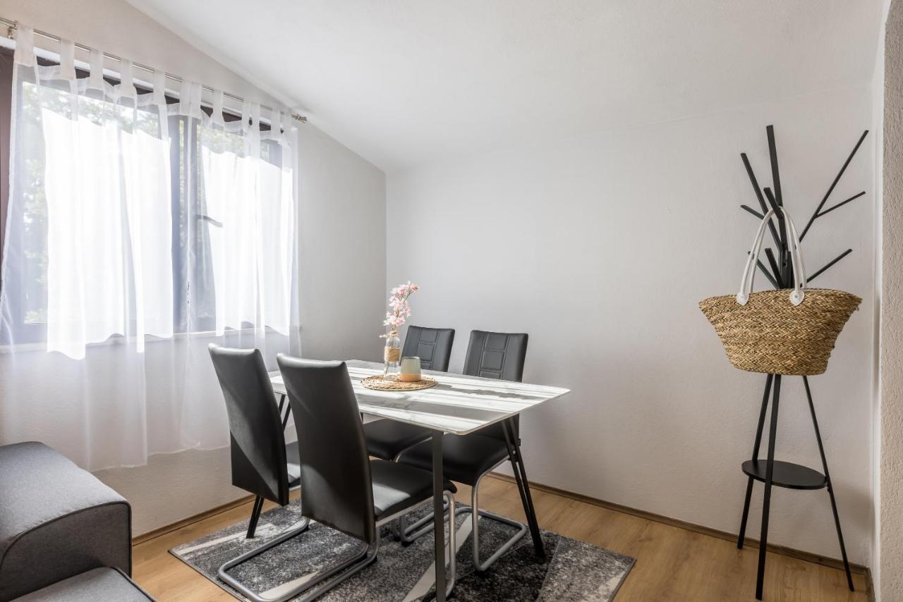 Apartment Lamaro Kaštela Екстериор снимка