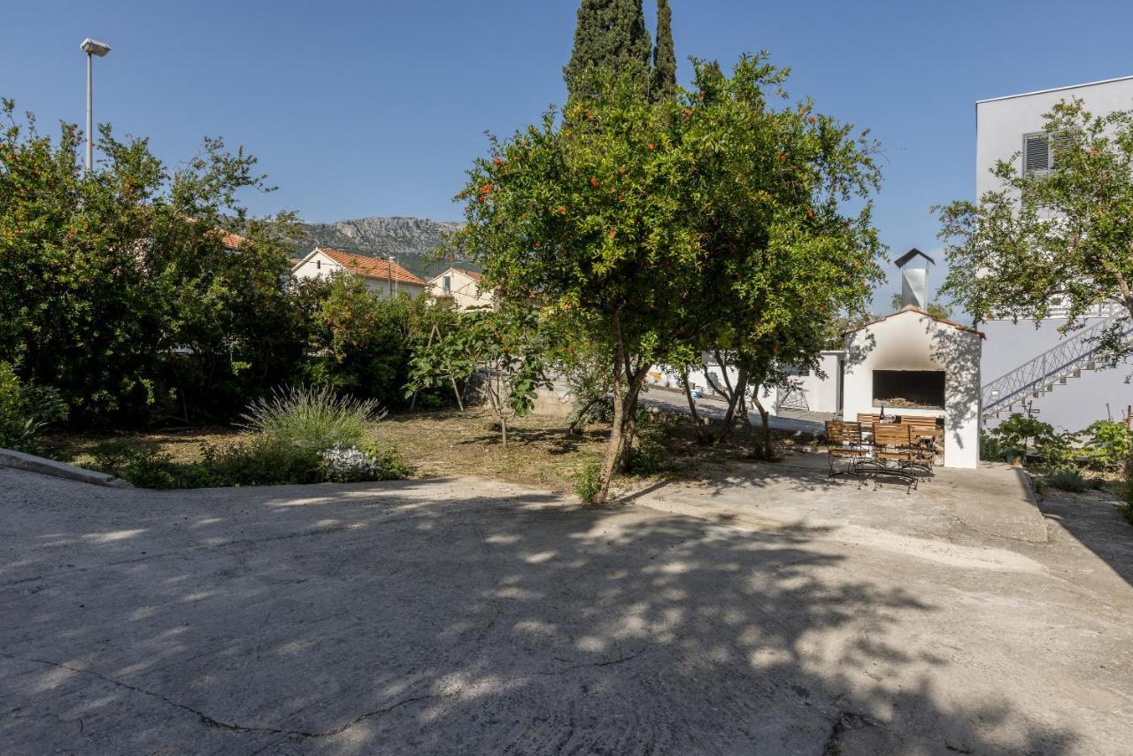 Apartment Lamaro Kaštela Екстериор снимка